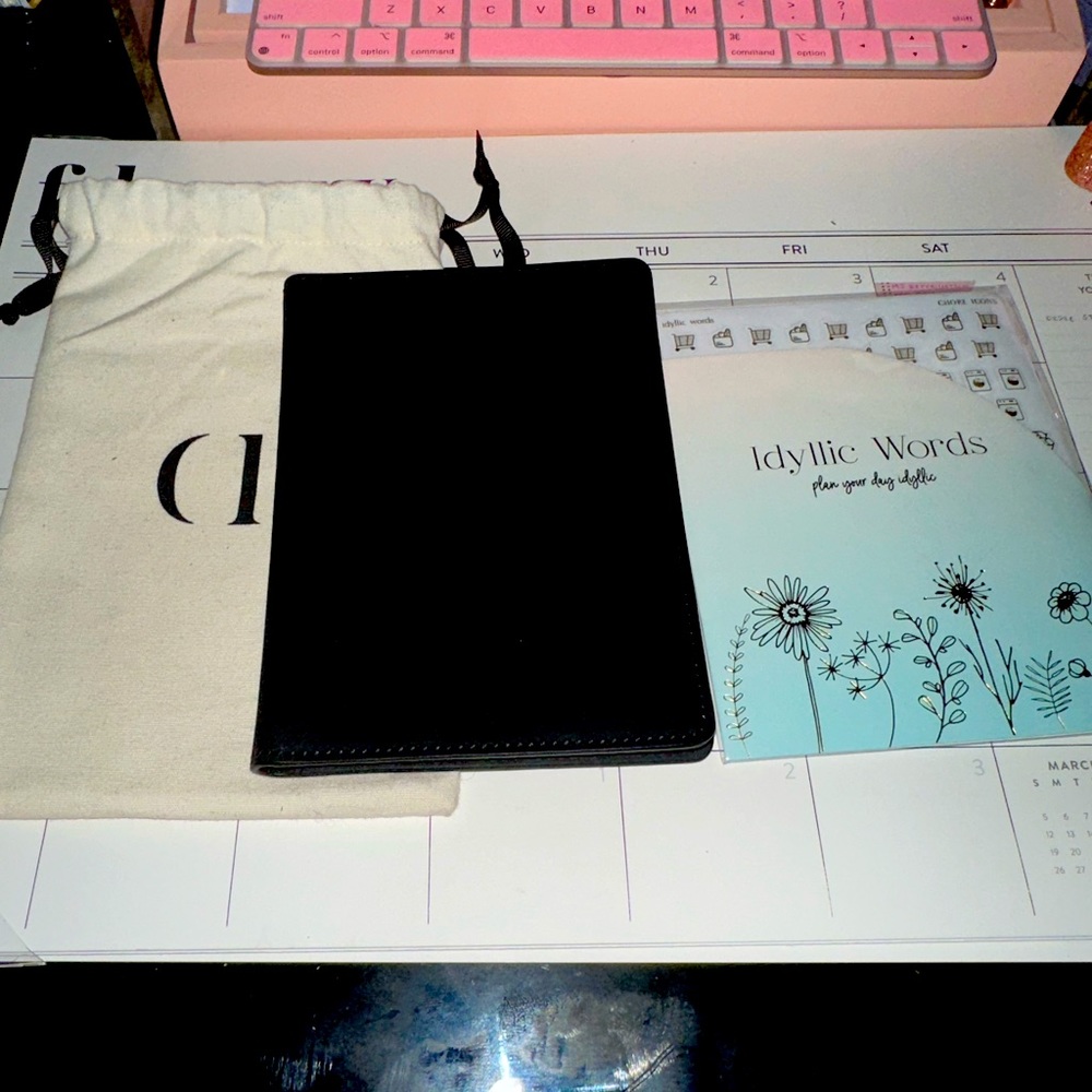 Cloth & Paper leather mini folio